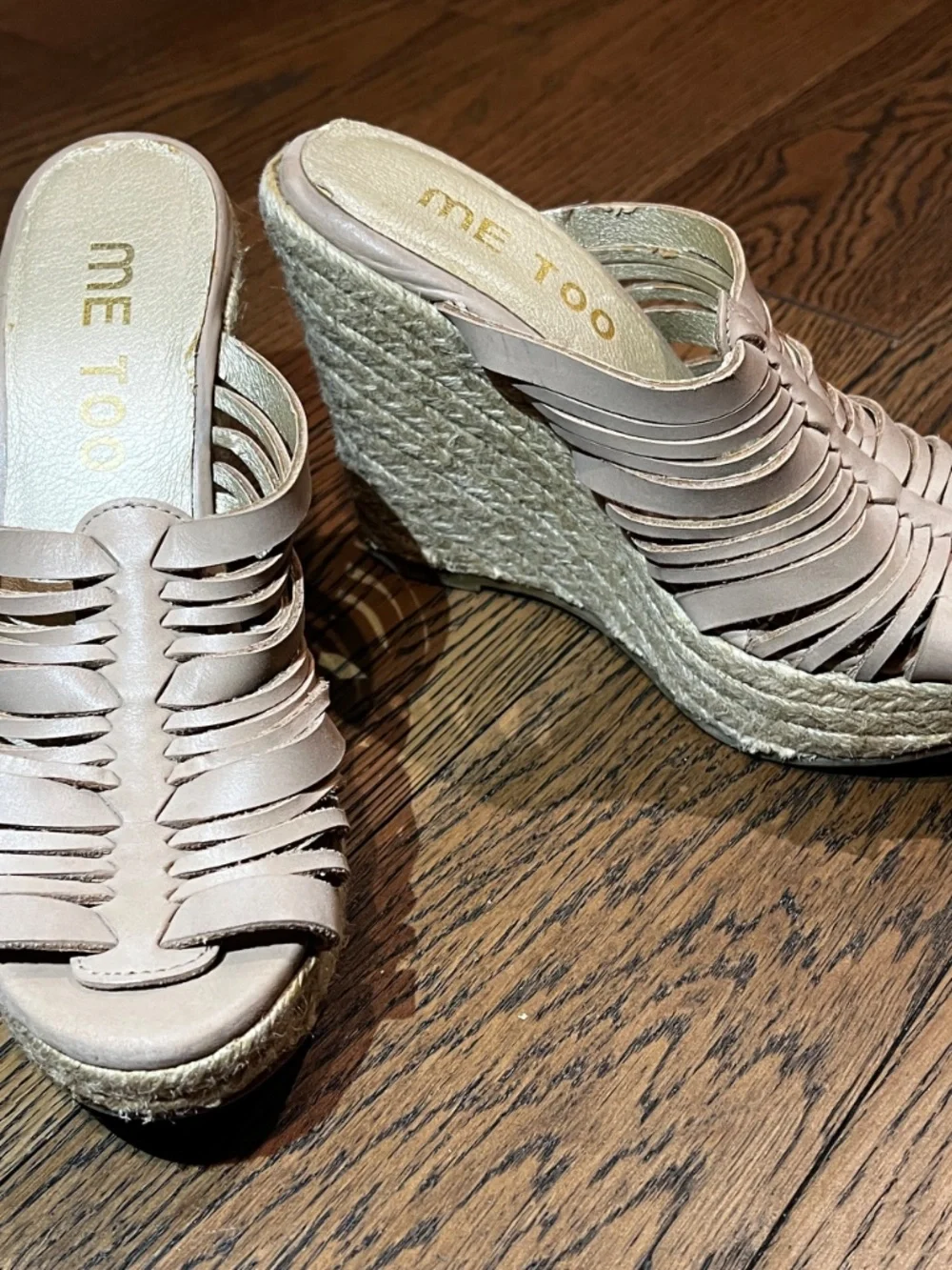 Nude wedges
